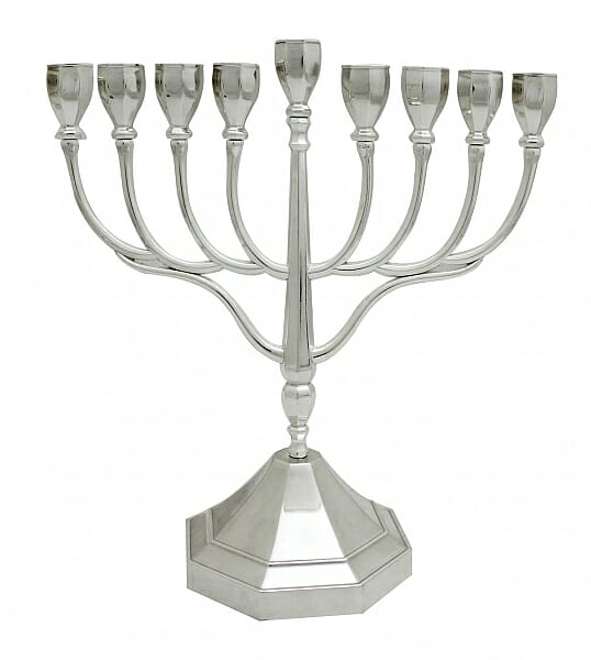 חנוכיה בדגם "תפילה אשא"